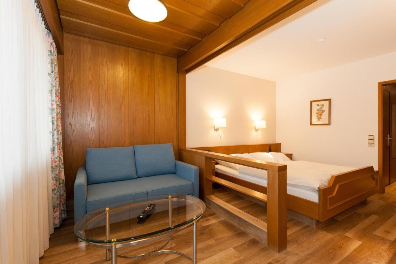 Landgasthof Hotel Hirsch Loßburg Buitenkant foto
