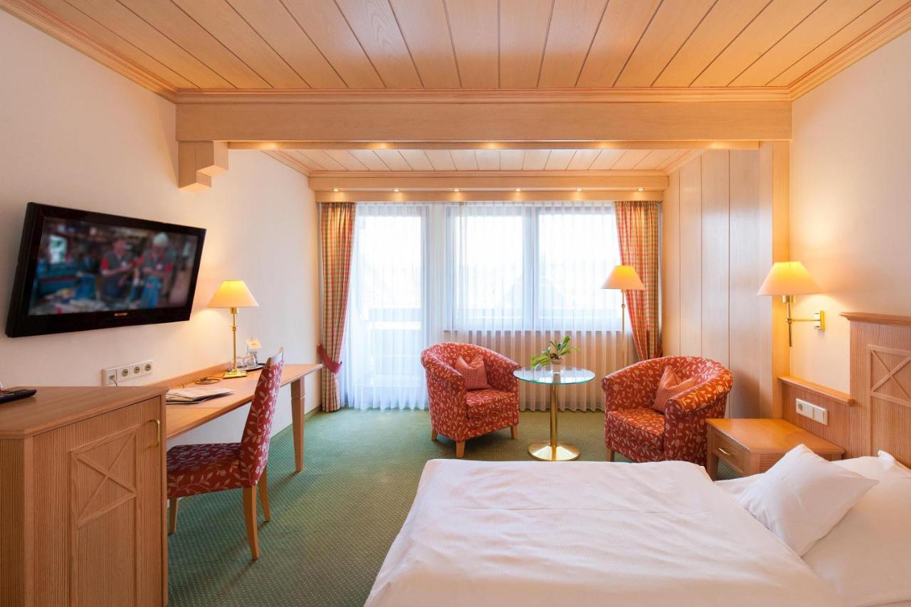 Landgasthof Hotel Hirsch Loßburg Buitenkant foto