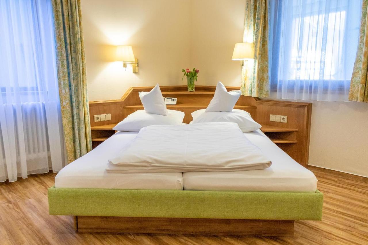 Landgasthof Hotel Hirsch Loßburg Buitenkant foto