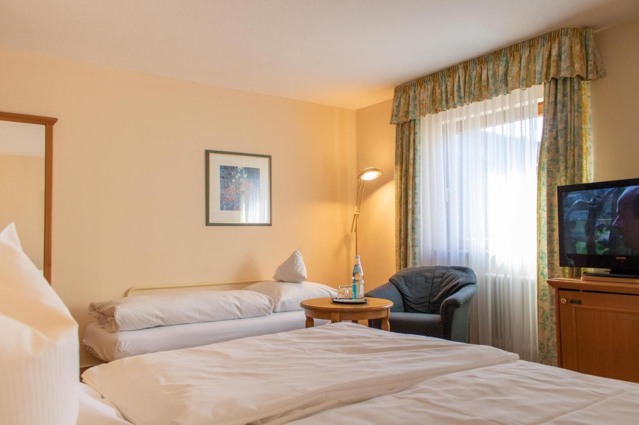 Landgasthof Hotel Hirsch Loßburg Buitenkant foto
