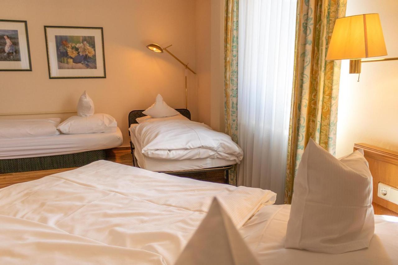 Landgasthof Hotel Hirsch Loßburg Buitenkant foto