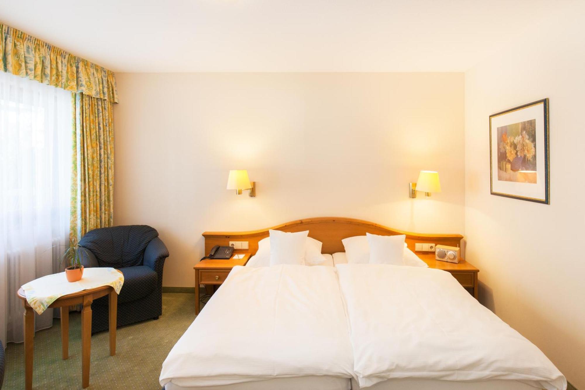 Landgasthof Hotel Hirsch Loßburg Buitenkant foto