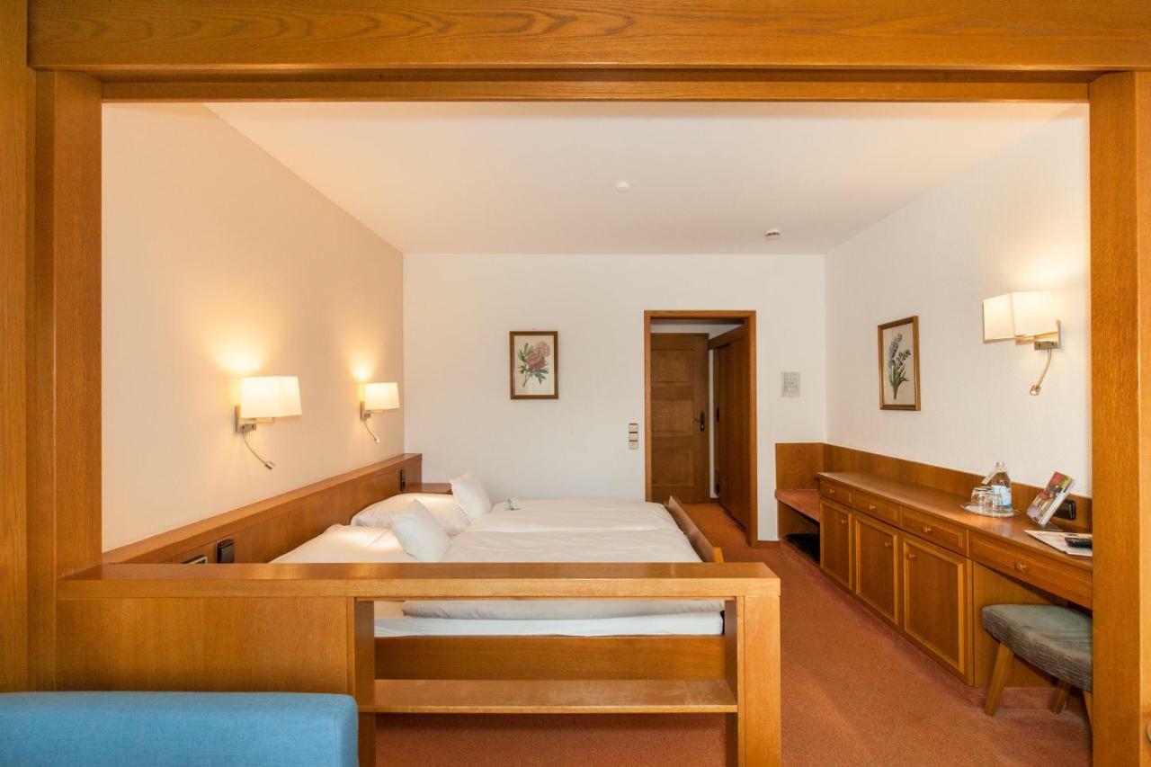 Landgasthof Hotel Hirsch Loßburg Buitenkant foto