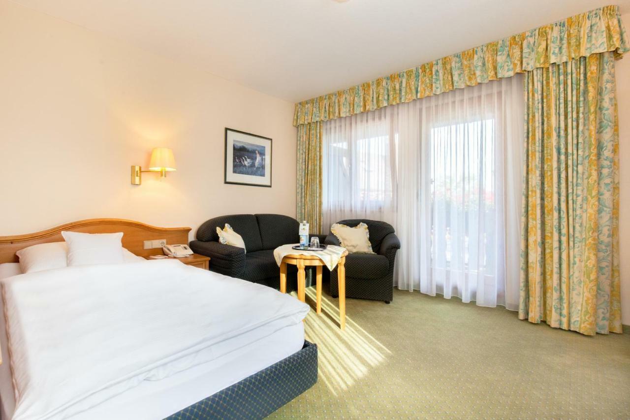 Landgasthof Hotel Hirsch Loßburg Buitenkant foto