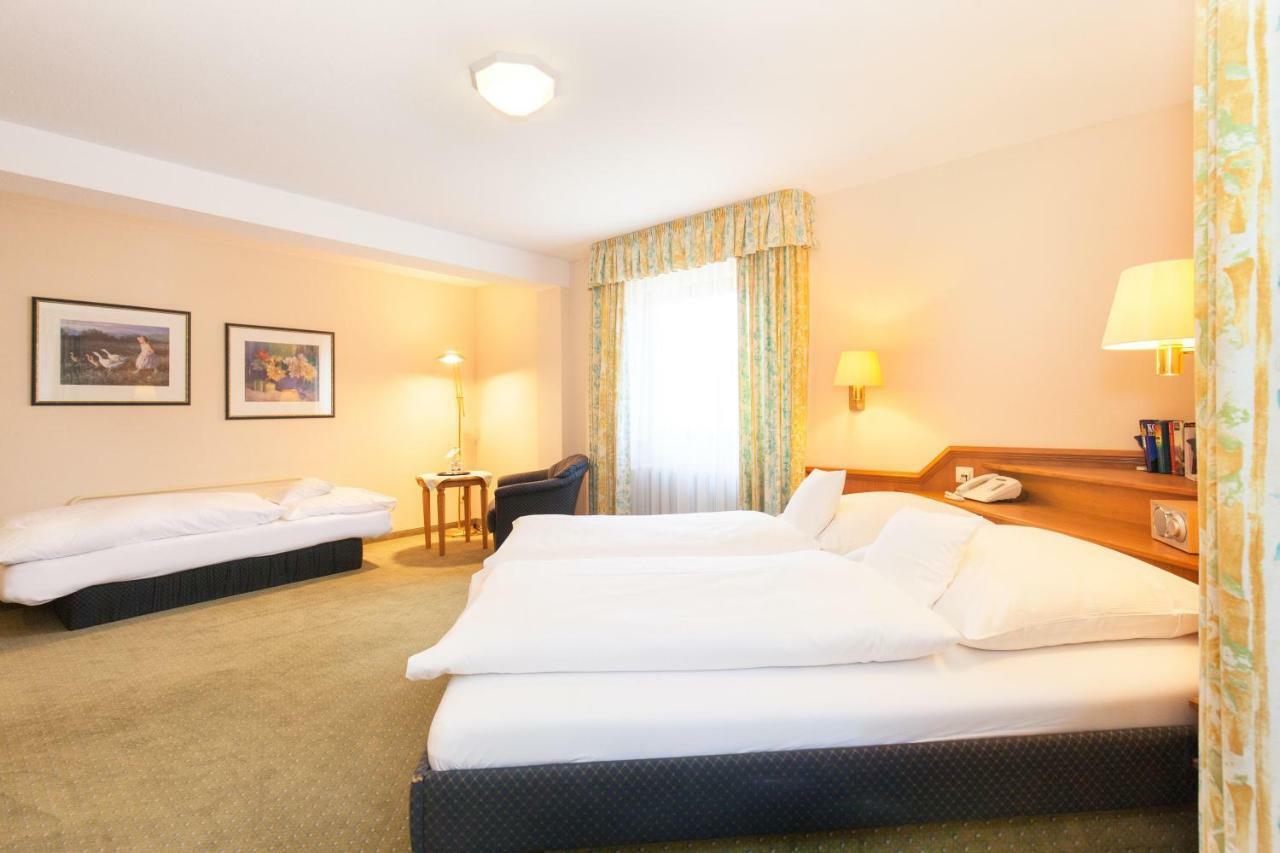 Landgasthof Hotel Hirsch Loßburg Buitenkant foto