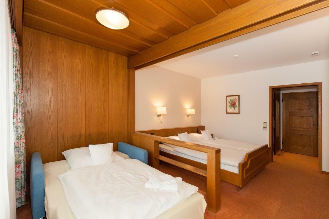 Landgasthof Hotel Hirsch Loßburg Buitenkant foto