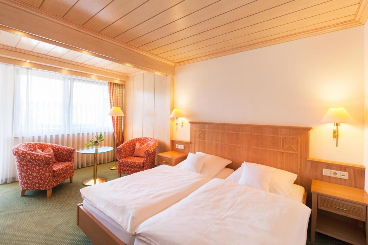 Landgasthof Hotel Hirsch Loßburg Buitenkant foto